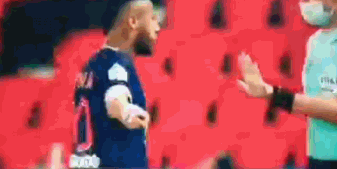  各执一词！法媒为内马尔开撕：没有任何证据证明有歧视行为