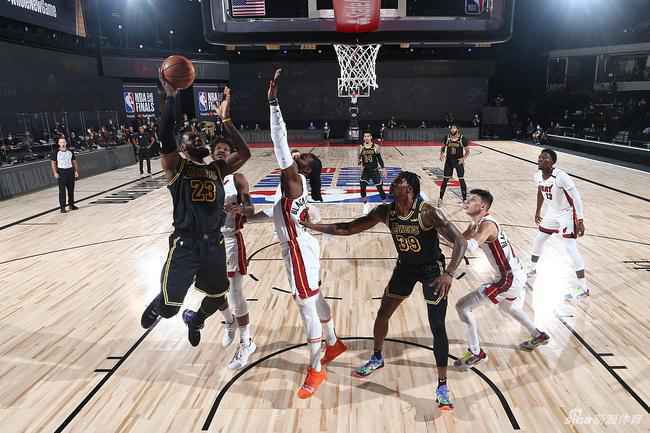 詹姆斯砍40分湖人惜败 巴特勒三双热火扳成2-3